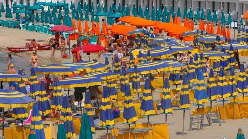 santa-marinella-spiaggia-passeggiata