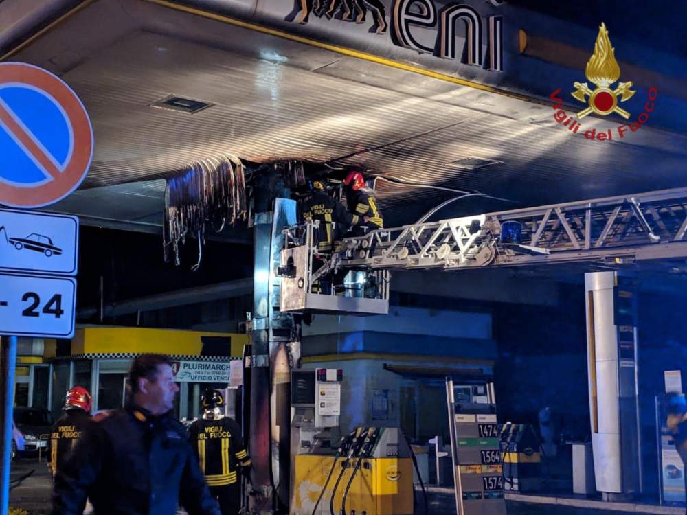 Incendio area di servizio ENI Incendio area di servizio ENI