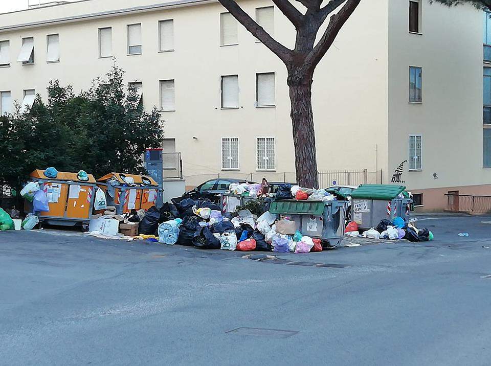rifiuti cassonetti civitavecchia rifiuti cassonetti civitavecchia