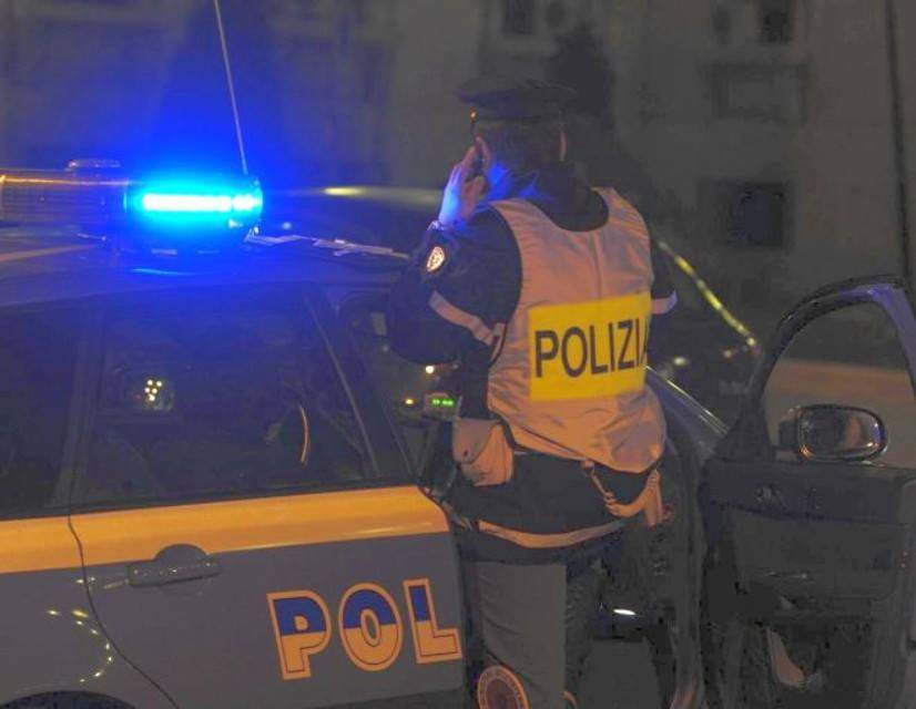 stradale polstrada polizia notte
