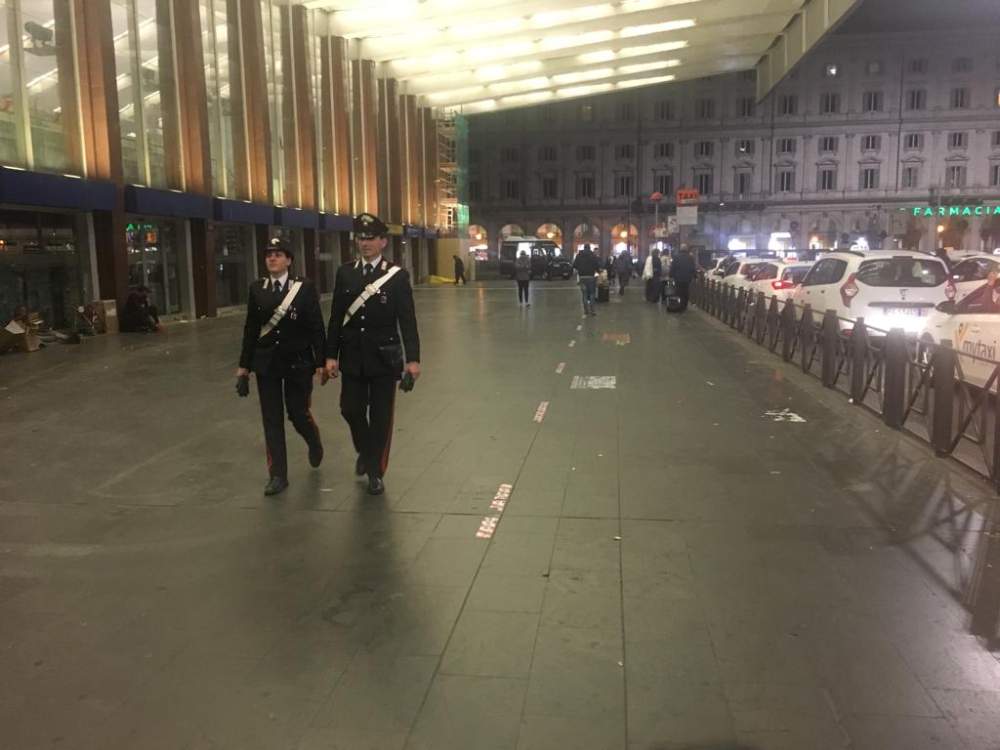 I controlli dei Carabinieri nell'area della Stazione Termini (4)