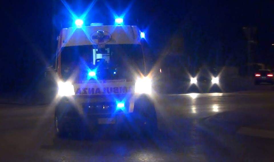 ambulanza incidente notte ambulanza incidente notte