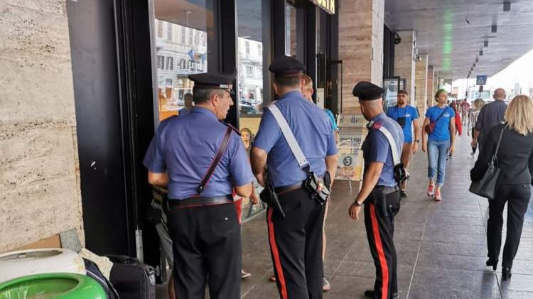 cropped-I-controlli-dei-Carabinieri-a-Termini-6.jpg