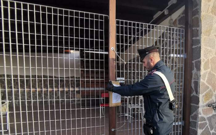 FRASCATI – Carabinieri chiudono locale (3)