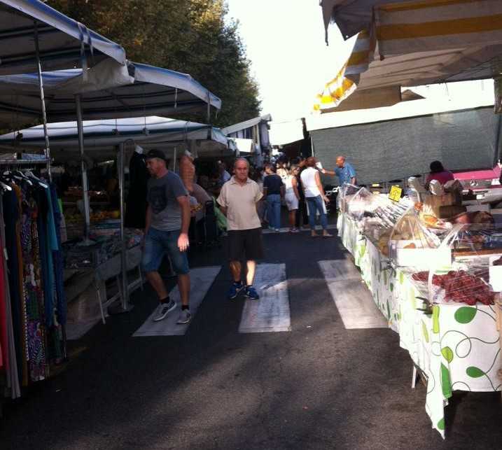 mercato sabato settimanale fiumicino