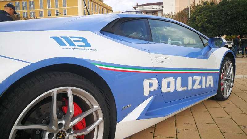 polizia lamborghini questo non è amore civitavecchia stradale polstrada 3 polizia lamborghini questo non è amore civitavecchia stradale polstrada 3