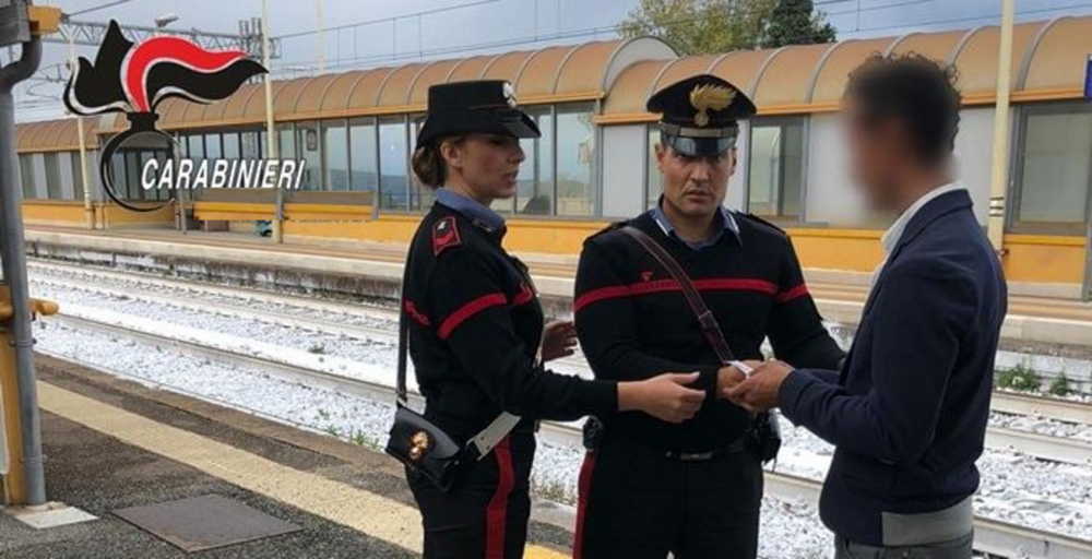 carabinieri stazione ferroviaria ferrovia carabinieri stazione ferroviaria ferrovia