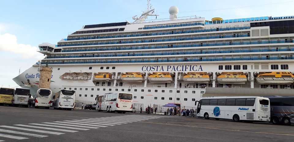 Civitavecchia, la Costa Pacifica “si veste” del cioccolato di Eurochocolate
