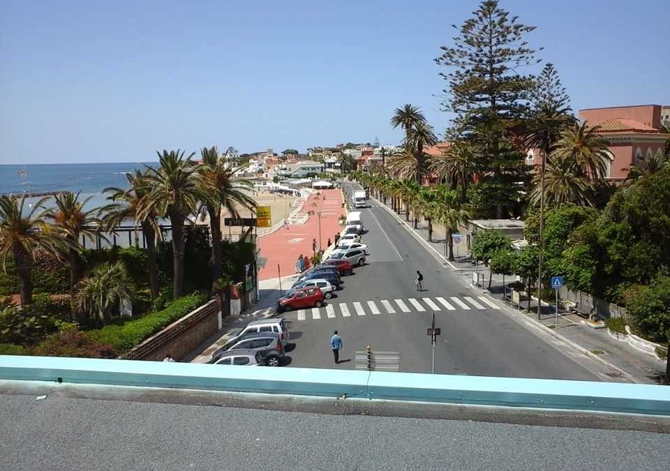 Incidente in passeggiata: scooter contro pedone, ferita una 76enne di Santa Marinella