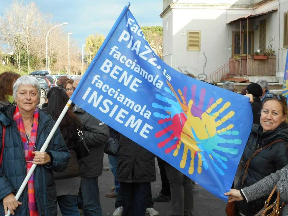 eliana e cheggia con striscione piazza partecipata il paese che vorrei ex fungo eliana e cheggia con striscione piazza partecipata il paese che vorrei ex fungo