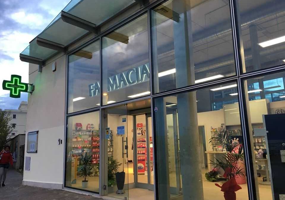 Chiude la farmacia della stazione a Civitavecchia: “Obiettivi di fatturato mancati”