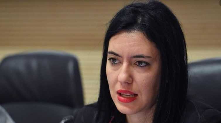 Scuola Azzolina: ” Escludo il rientro a maggio. Troppi morti”