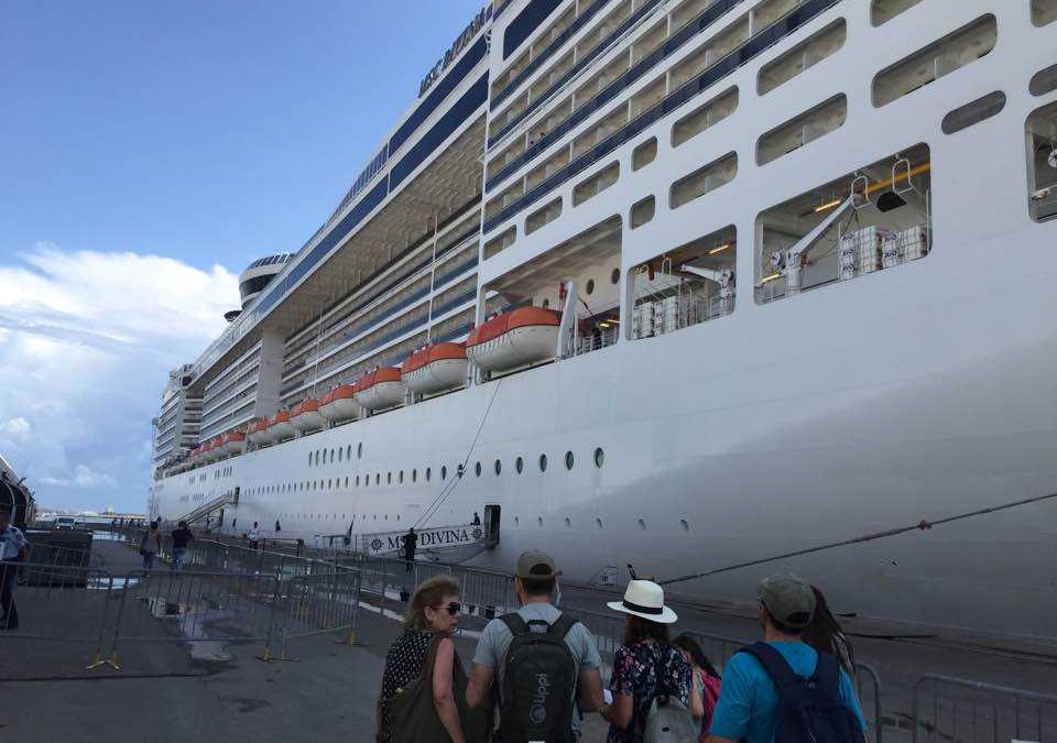 Al porto di Civitavecchia verso il record di croceristi mentre calano i passeggeri di linea