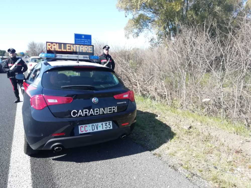 rallentare CIVITAVECCHIA - I Carabinieri sul luogo dell'incidente mortale di questa notte