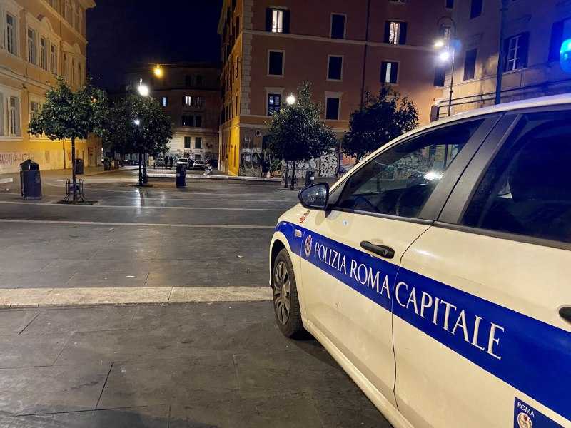 controlli polizia roma capitale 1 enunciato un commerciante per il mancato uso di mascherine