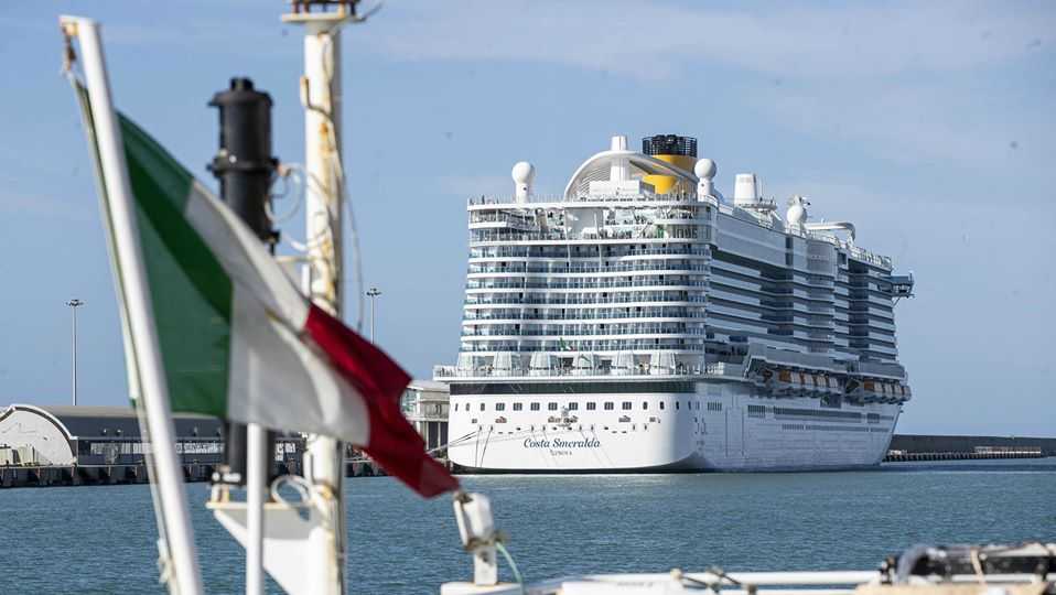 crociera crociere coronavirus nave porto civitavecchia crociera crociere coronavirus nave porto civitavecchia