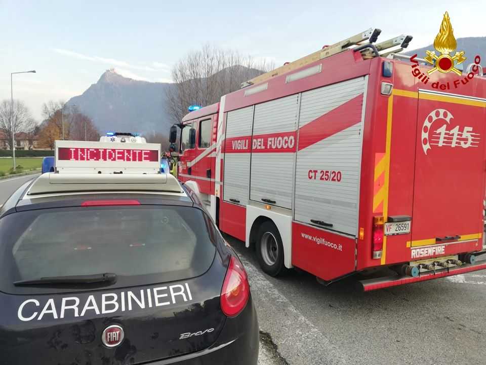 incidente carabinieri vigili fuoco vvf 2