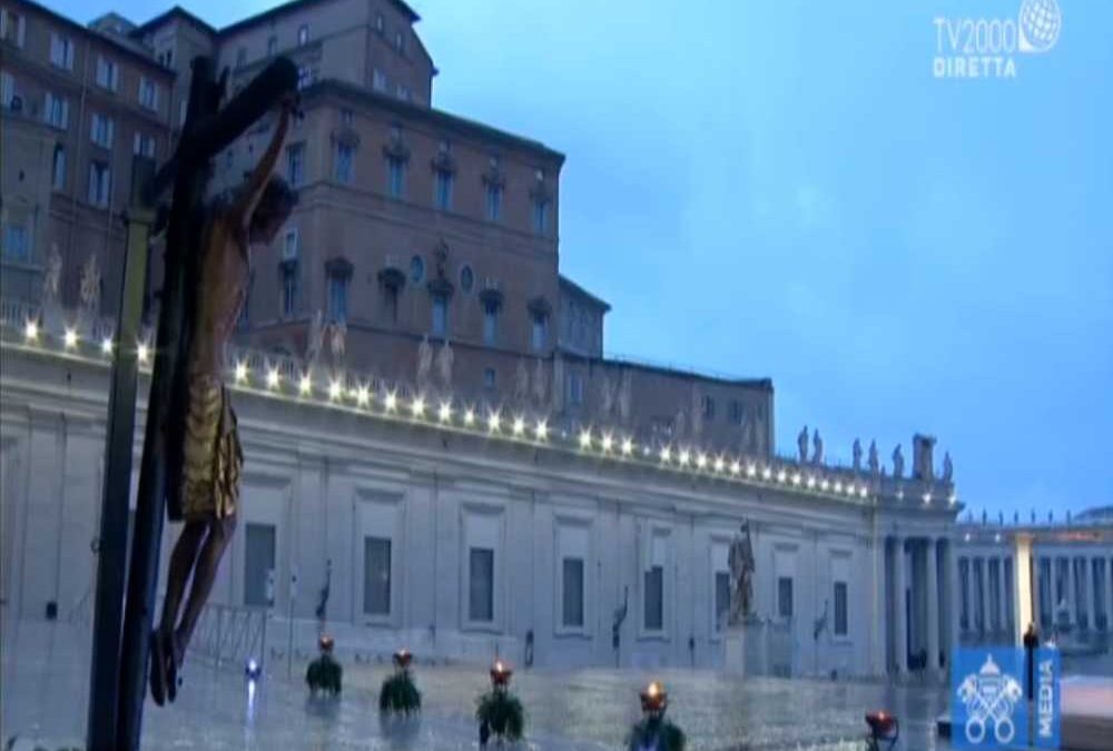 Il “miracolo” del Crocifisso bagnato: il virus inizia a recedere dal quel 27 marzo