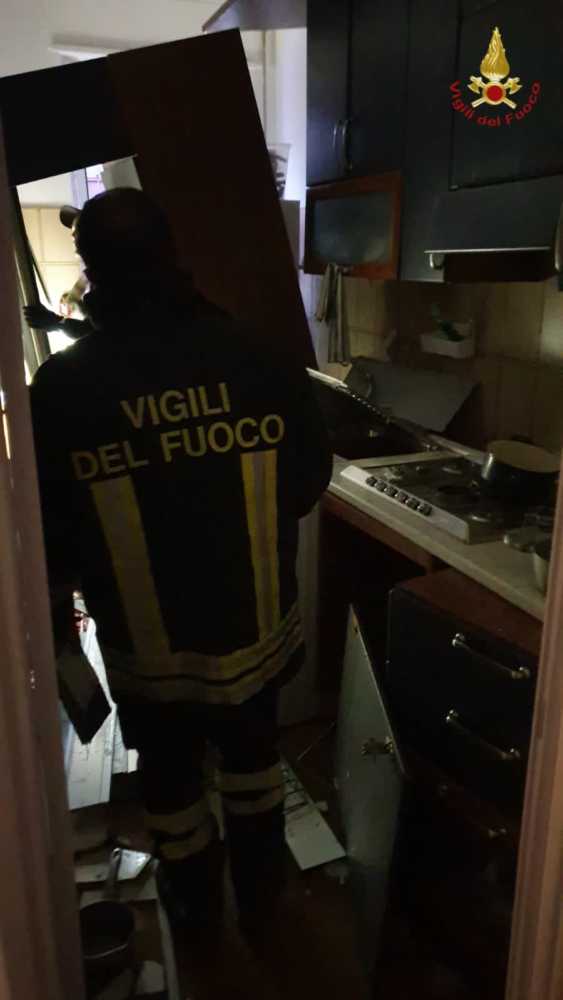 pompieri vigili fuoco macchina gas bravetta pompieri vigili fuoco macchina gas bravetta