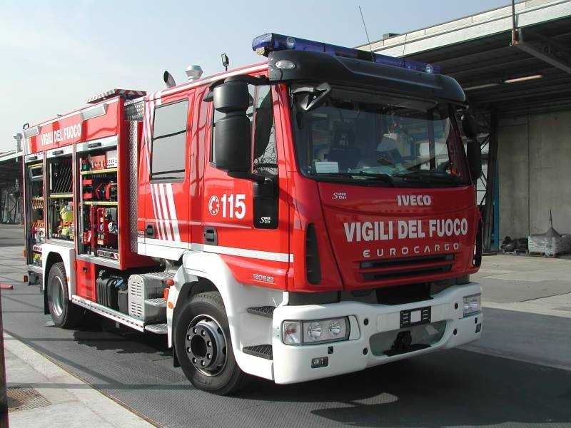 vigili del fuoco vigili fuoco vvf pompieri civitavecchia
