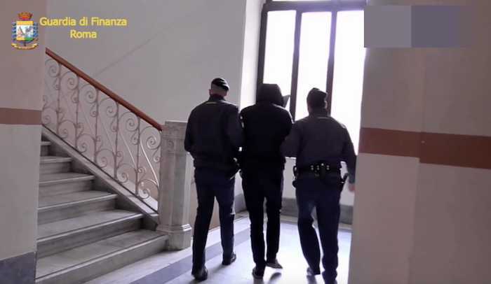 arresto latitante civiravecchia arresto latitante civiravecchia