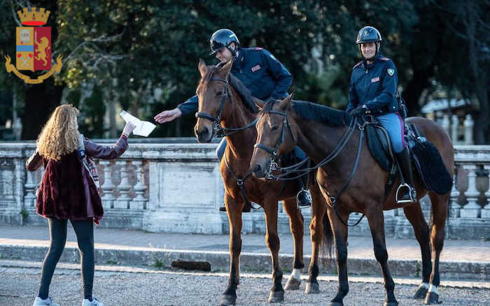 polizia cavallo polizia cavallo