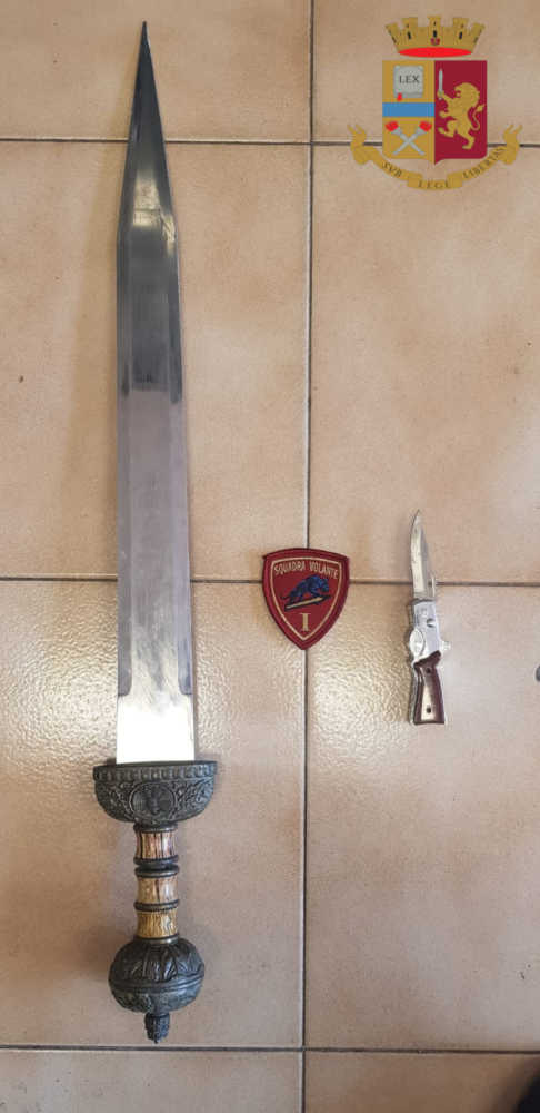 spada polizia gladio ostia