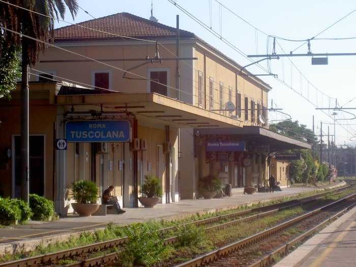 Tuscolana stazione Tuscolana stazione