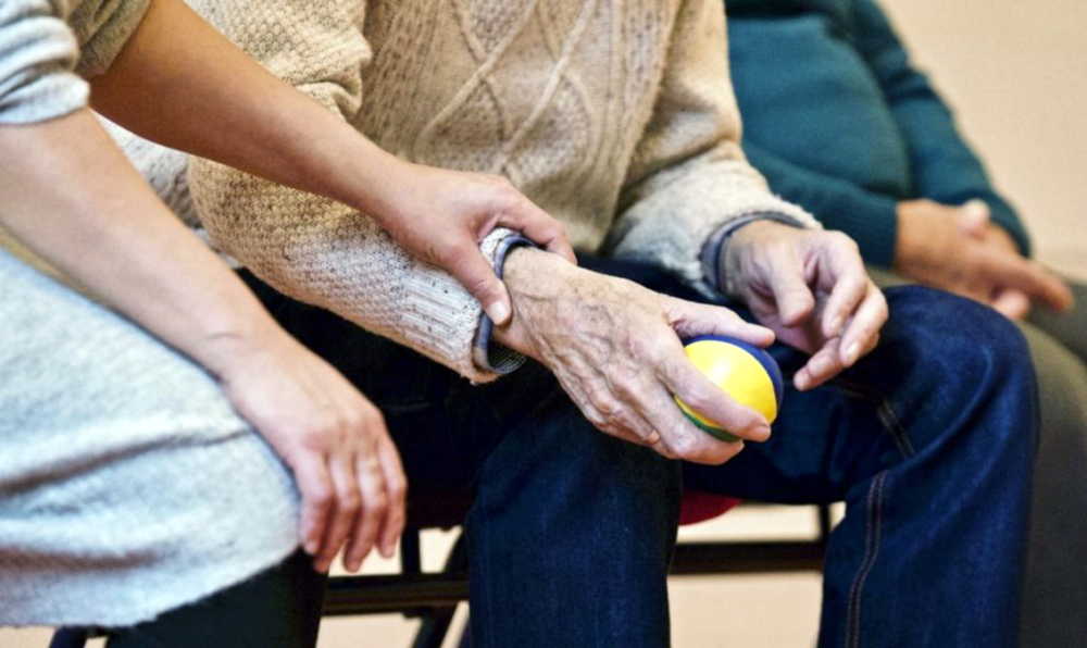 anziani assistenza fiumicino 190520