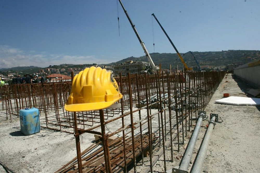 cantiere edilizia sicurezza lavoro dpi costruzioni palaziz edifici cantiere edilizia sicurezza lavoro dpi costruzioni palaziz edifici