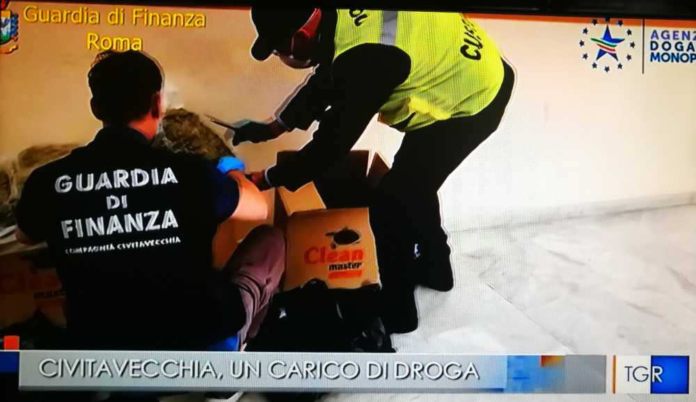 finanza dogane controlli civitavecchia