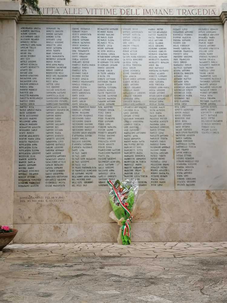 monumento caduti stele via mazzini civitavecchia