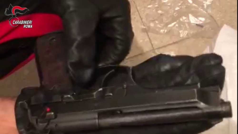 FRASCATI - Droga e pistola (2)