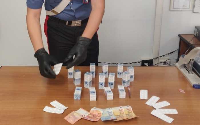 PROVINCIALE – Parte della droga sequestrata dai Carabinieri (3) PROVINCIALE - Parte della droga sequestrata dai Carabinieri (3)
