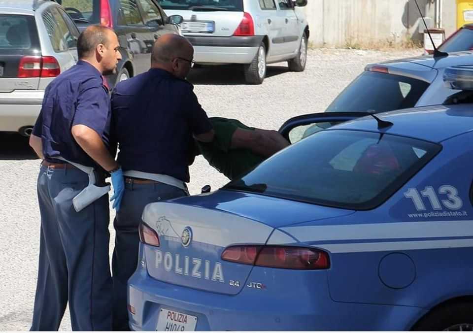 arresto polizia arresto polizia