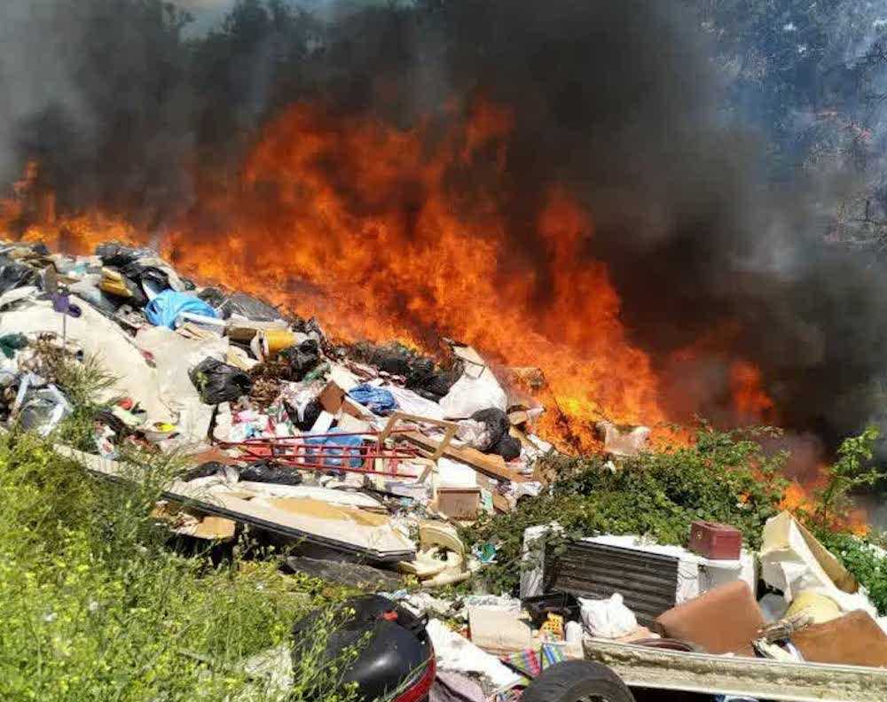 incendio castel romano