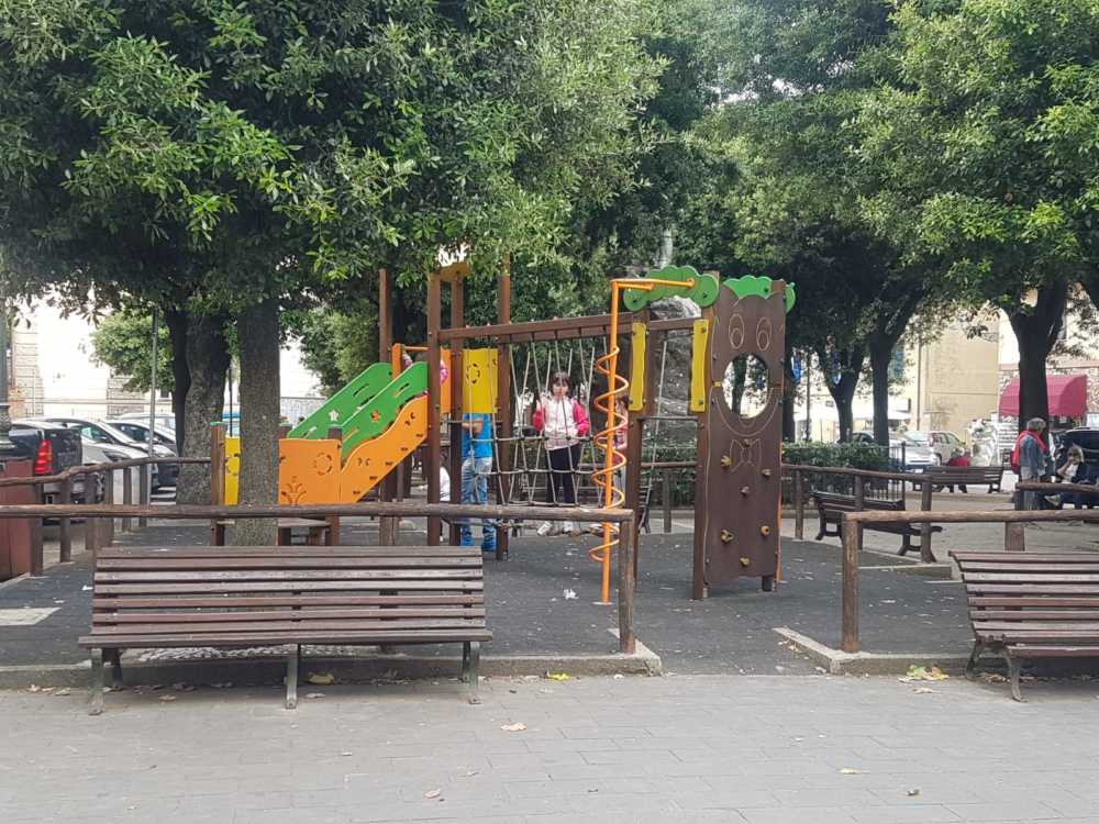 parco giochi bimbi allumiere