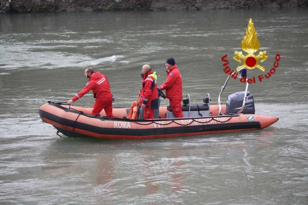 vigili del fuoco sommozzatori tevere vigili del fuoco sommozzatori tevere