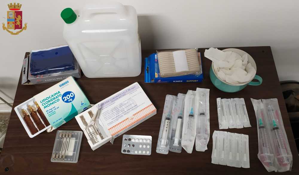 Esposizione falso chirurgo estetico polizia