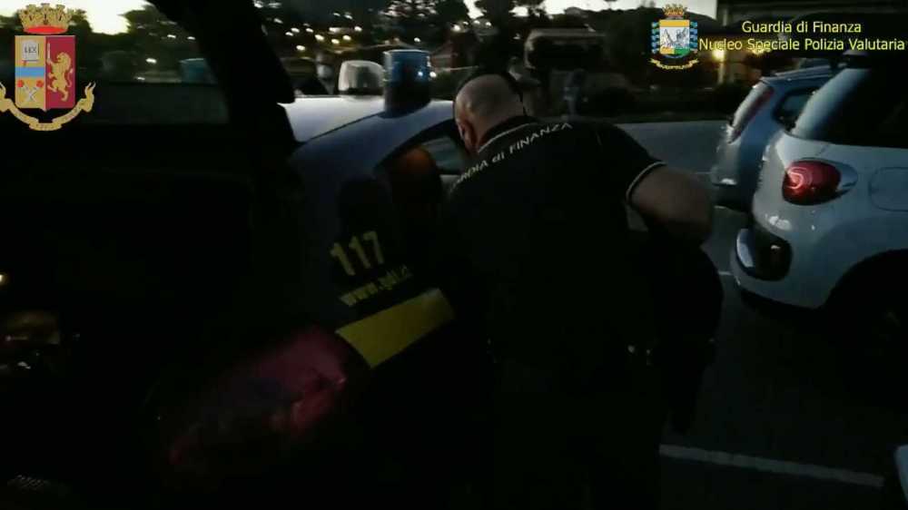 blitz polizia finanza