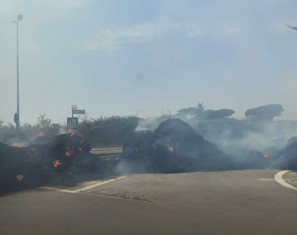 balle fieno fiamme incendio osteria nuova braccianese XV municipio 1