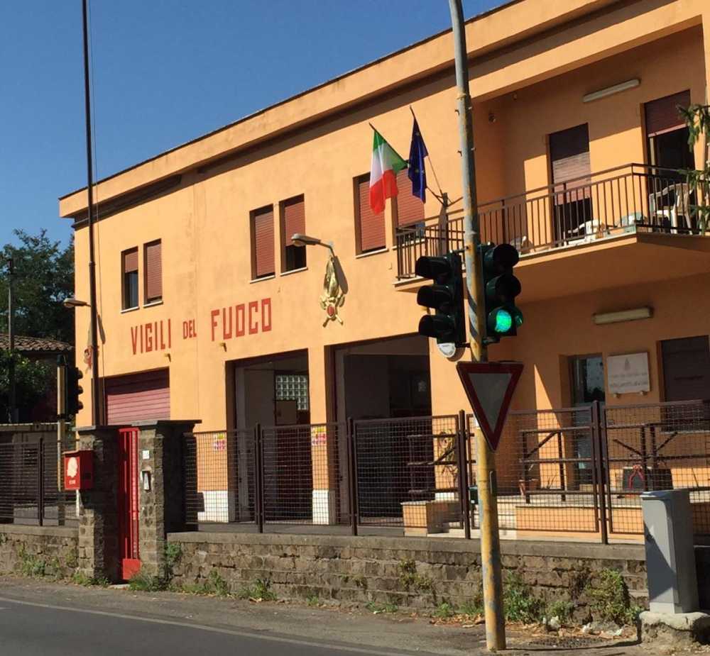 caserma vigili del fuoco bracciano semaforo