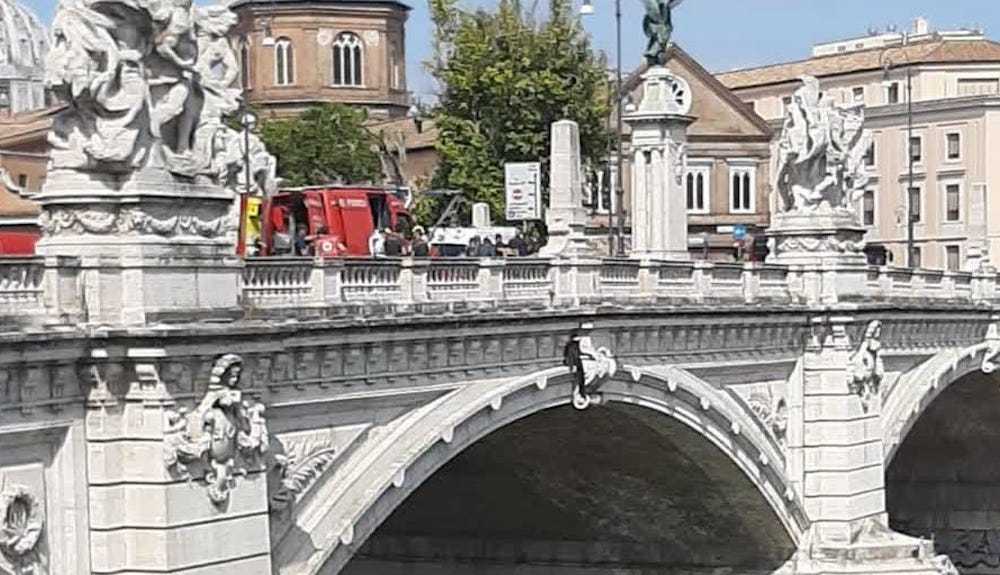 intervento ponte vittorio vigili del fuoco