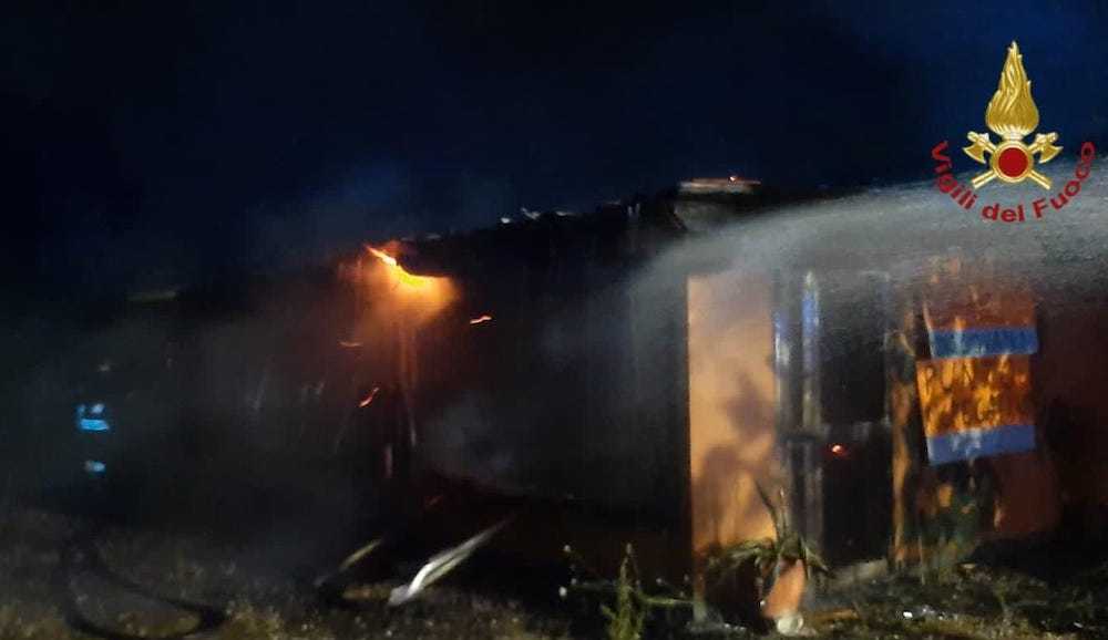 incendio acilia