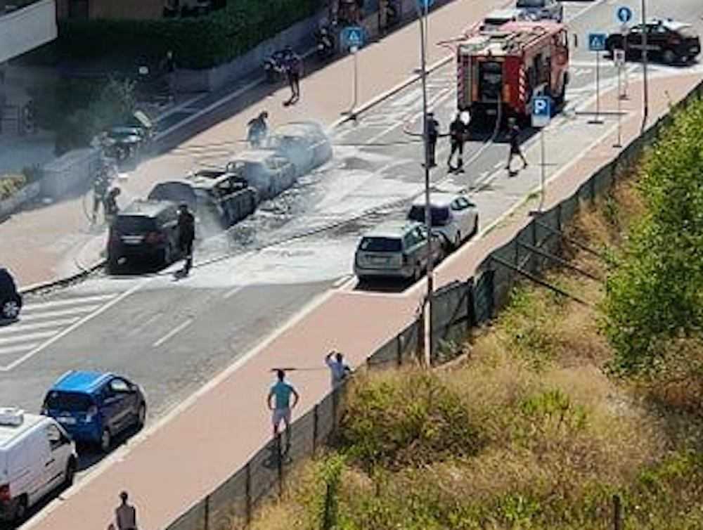 incendio fonte laurentina incendio fonte laurentina