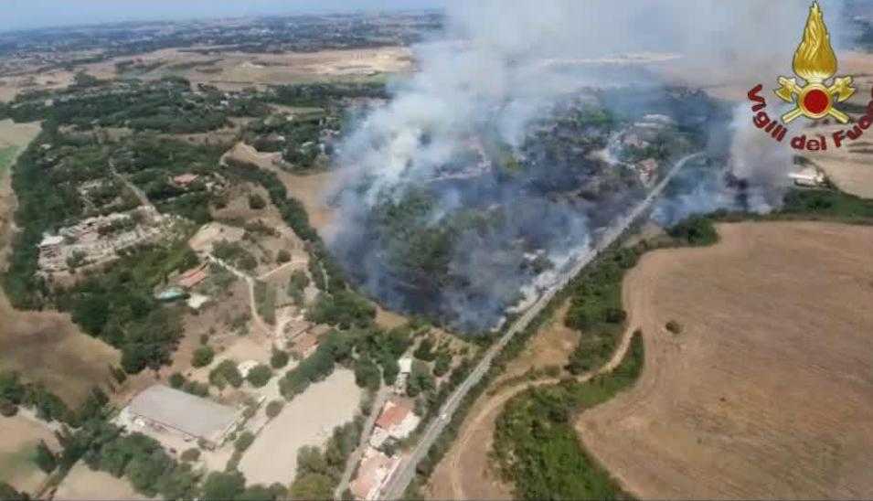 incendio vigili del fuoco incendio vigili del fuoco