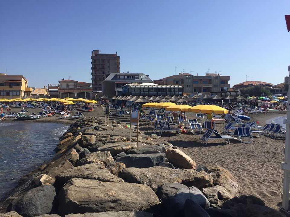 litorale stabilimento ladispoli ombrelloni