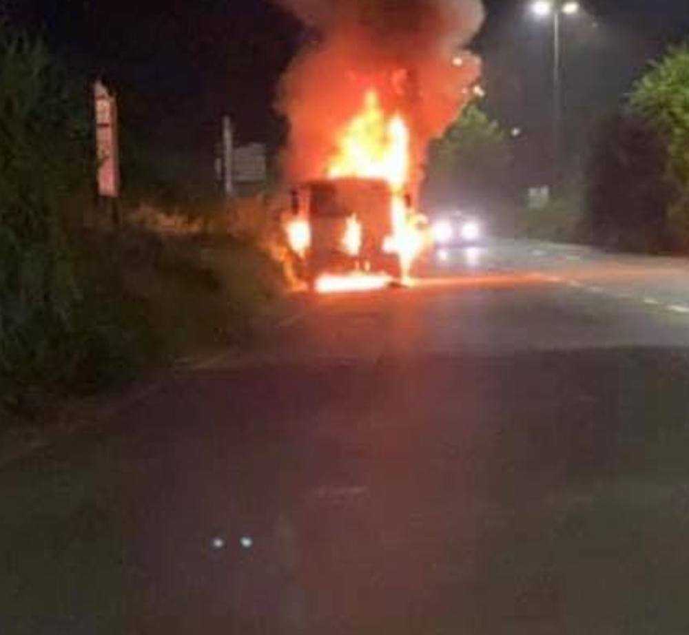 mezzo ama a fuoco mezzo ama a fuoco