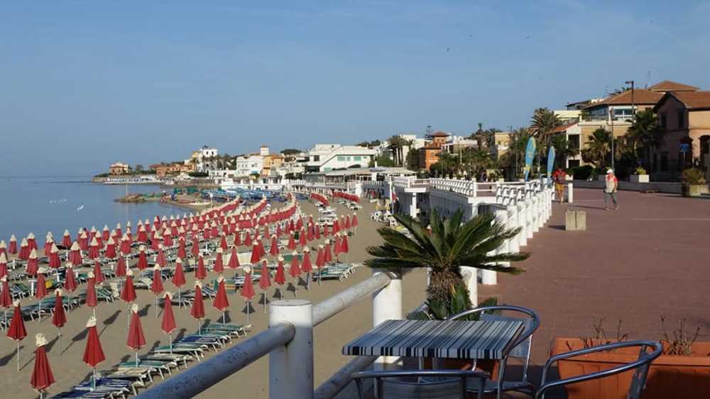 passeggiata santa marinella ombrelloni passeggiata santa marinella ombrelloni