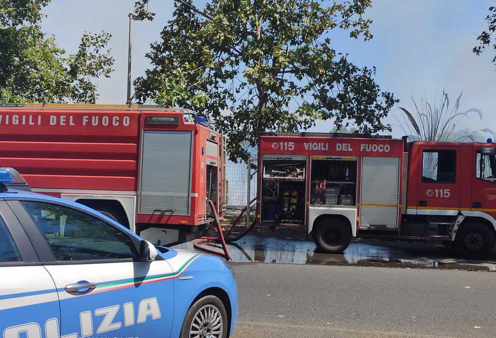 polizia vigili fuoco pompieri vvf